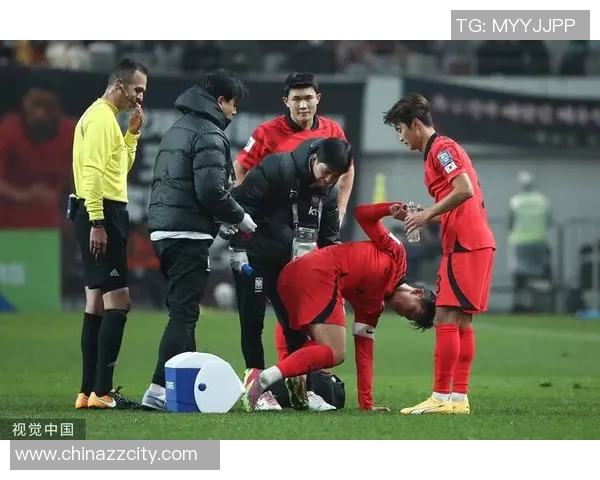 中国与韩国足球对抗精彩瞬间回顾及赛场照片分享